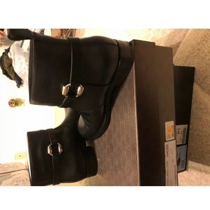 Auth Gucci wome black leather ankle boot 40/10